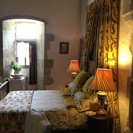 Couette-café Chateau Mareuil 4*