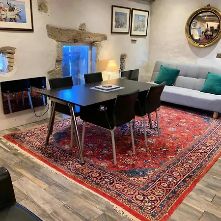 Chateau Mareuil Couette-café 4*