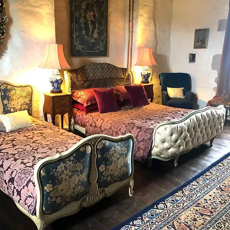 Chateau Mareuil Bed and breakfast