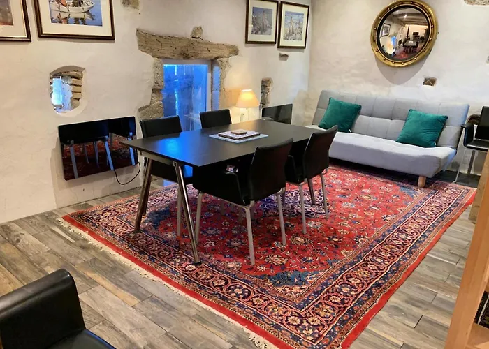 Chateau Mareuil Bed and breakfast 4*